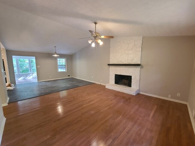 Building Photo - 3292 Cardinal Lake Dr NW