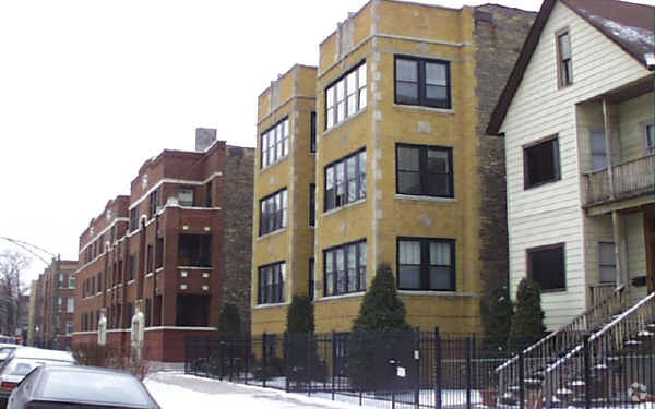 Foto principal - 2114-2116 N Spaulding Ave