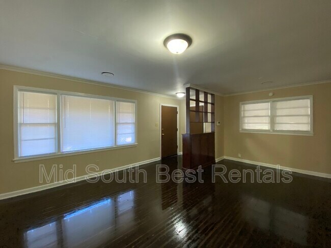 Building Photo - 4014 Conrad Cove