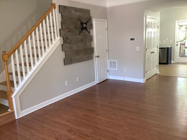 Building Photo - 2 bedrooms - 2 1/2 bath townhome - newly remodeled