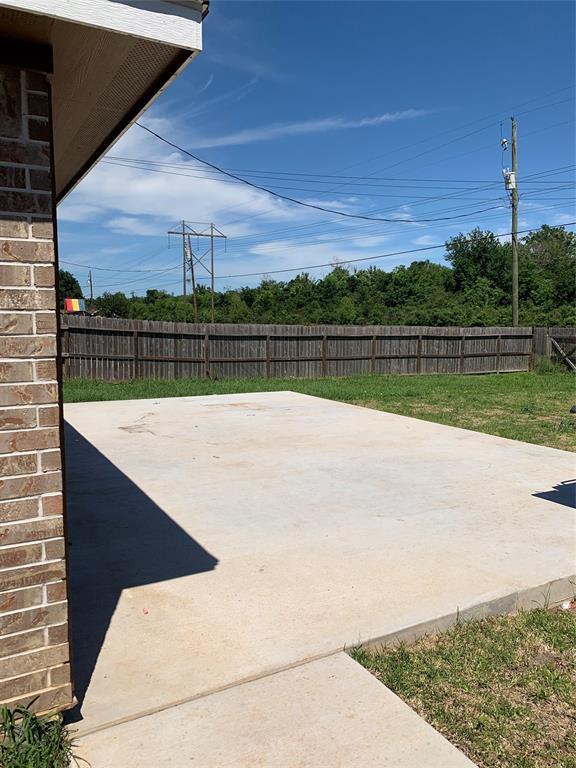 Building Photo - 7141 Beechwood Dr