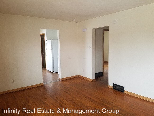 Foto del edificio - 618-618-1/2 10th St SE