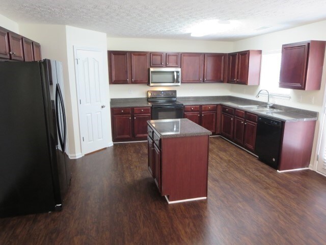 Building Photo - 6372 Daniell Springs Drive