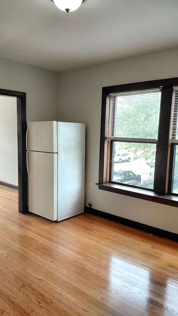 Foto del edificio - 4810 W Armitage Ave