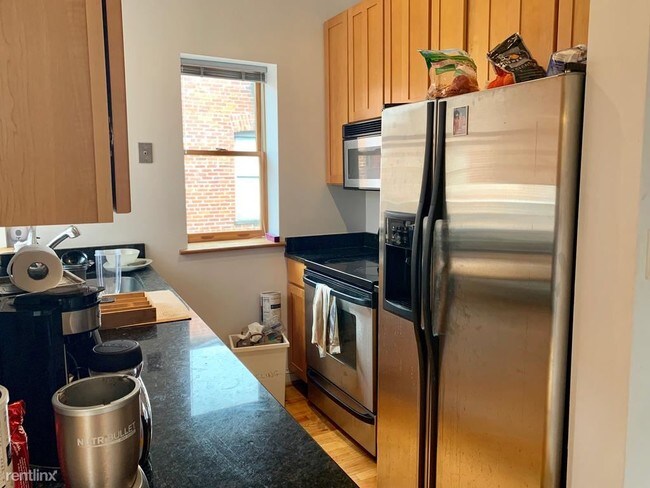 Foto del edificio - 1427 Chapin St NW