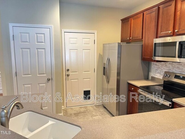 Building Photo - 7032 Racine Way