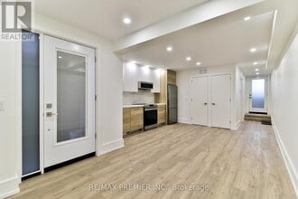 Building Photo - 88 Lindsey Ave