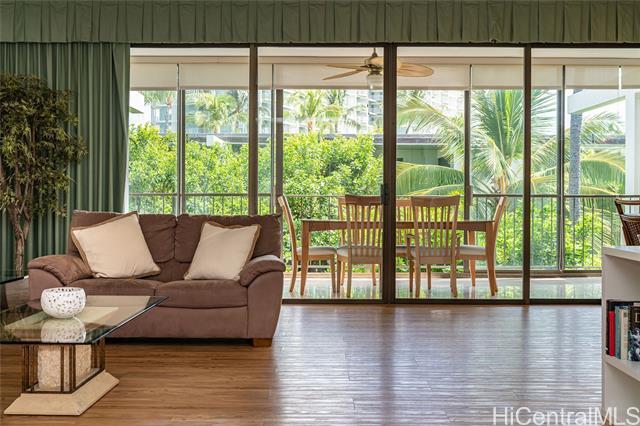 Primary Photo - 4999 Kahala Ave