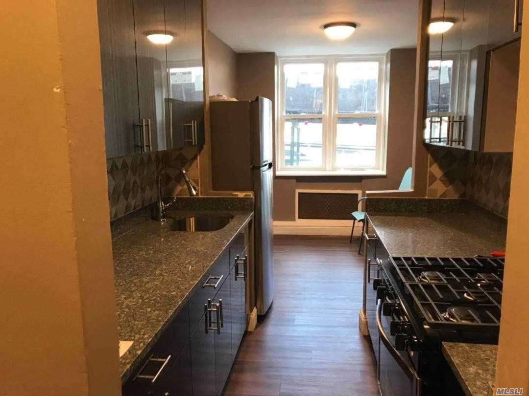 Foto principal - 86-16-86-60 60th Ave