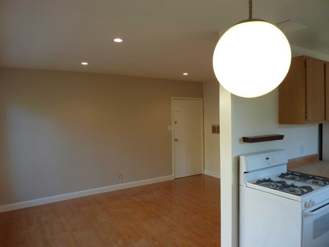 Building Photo - 1225 Grandview Ave
