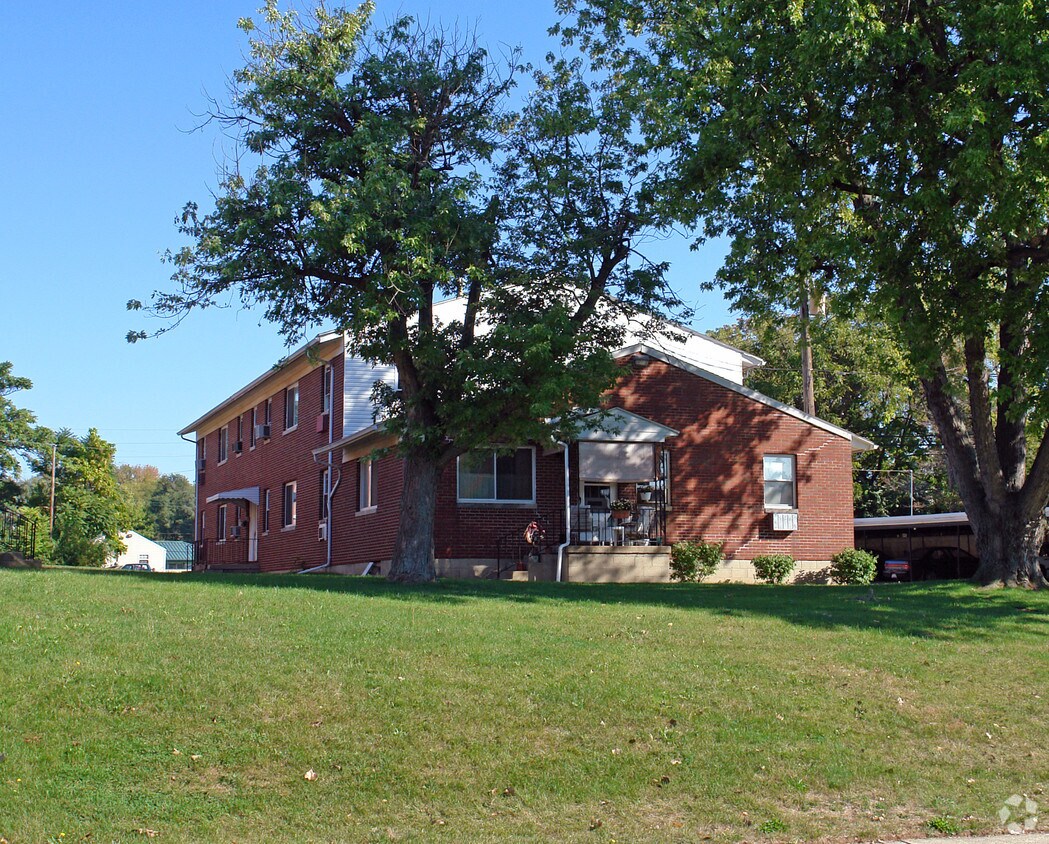 16041610 N Yellow Springs St, Springfield, OH 45504 Apartments in