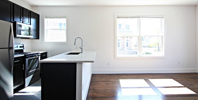 Building Photo - 4304 Junius St