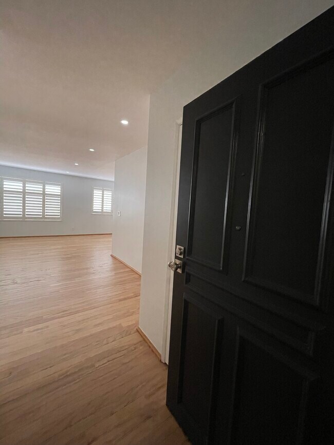 Foto del edificio - 700 Westmount Dr