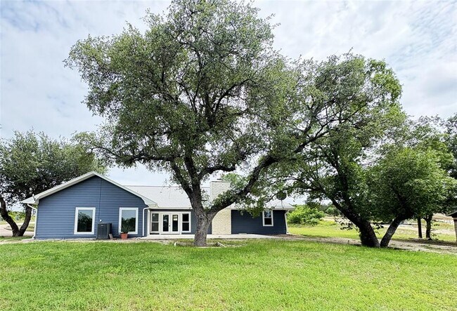 Building Photo - 1505 CR 323