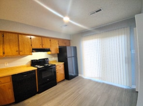 Building Photo - 14 Fonda Dr