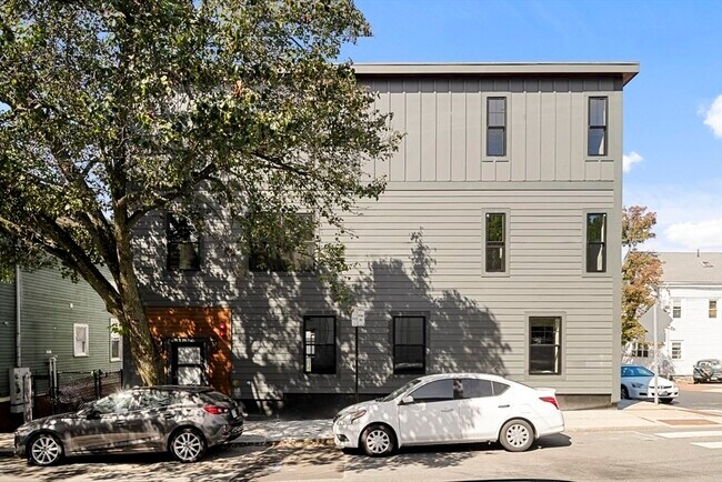 Building Photo - 100 Cambridge St