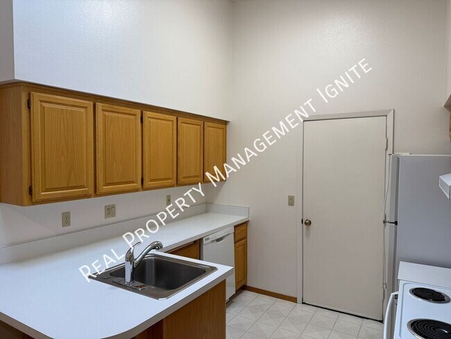 Foto del edificio - 1115 NE Hidden Valley Dr