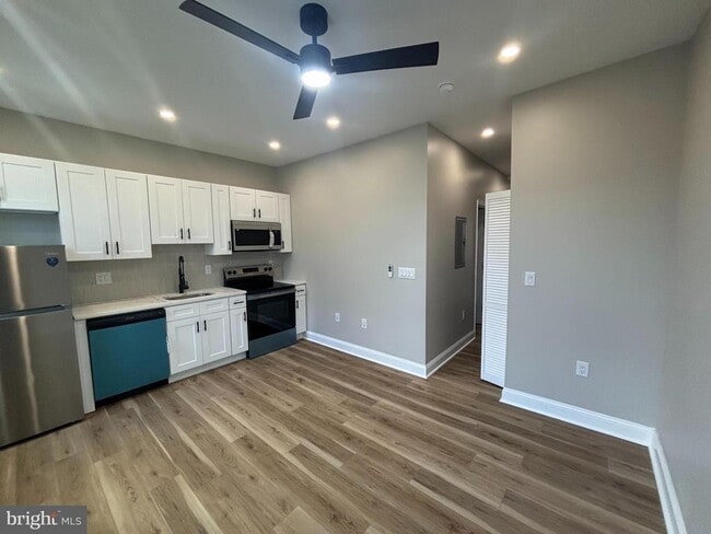 Building Photo - 3828 N Percy St