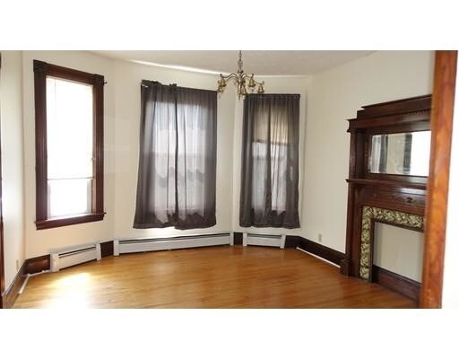 Building Photo - 125 Nesmith St