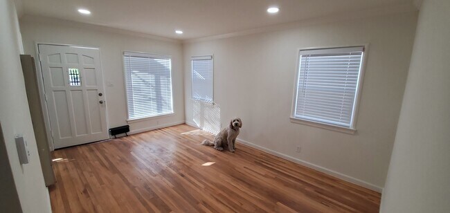 Foto del edificio - 1305 W Chandler Blvd