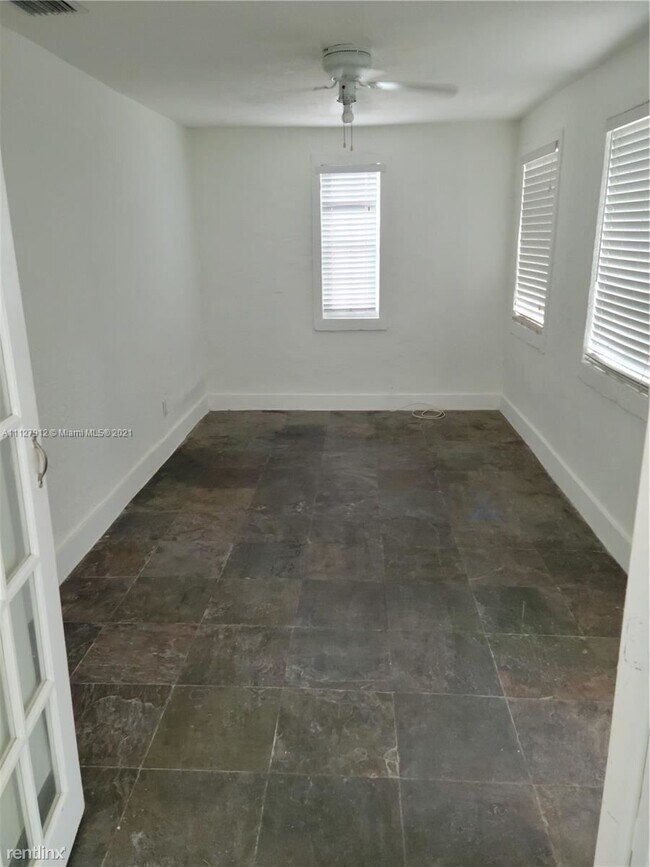 Foto del edificio - 3 br, 2 bath House - 553 NE 65th St