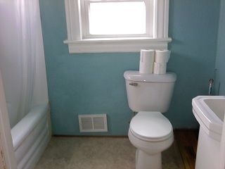 Building Photo - 1 br, 1 bath Duplex - 2510 E Michigan Ave ...