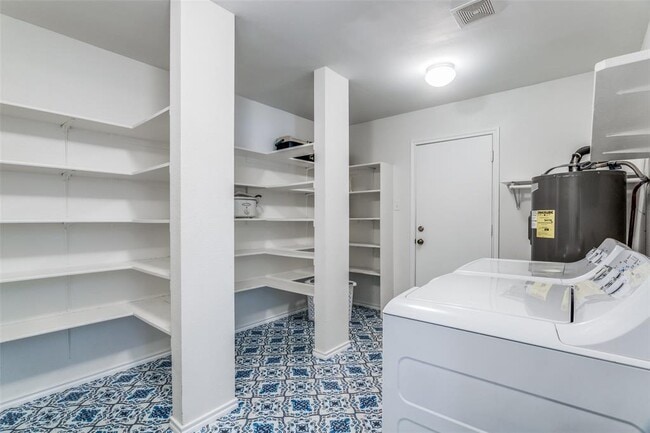 Building Photo - 1208 Comfort St