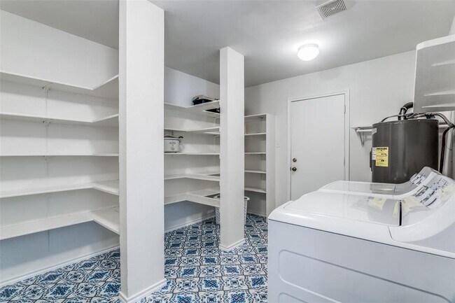 Foto del edificio - 1208 Comfort St