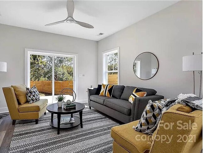 Foto del edificio - 2537 Beachmont Ave