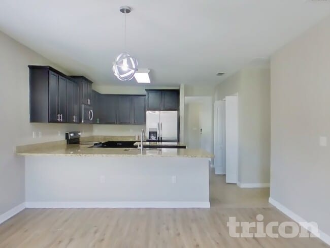 Building Photo - 1617 Tamarind Rd