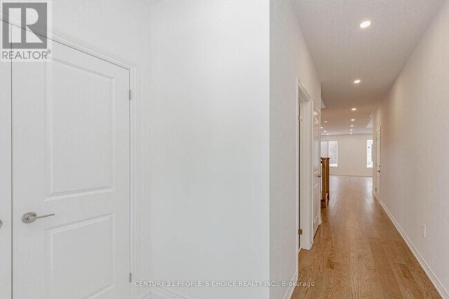 Photo du bâtiment - 1480 Savoline Blvd