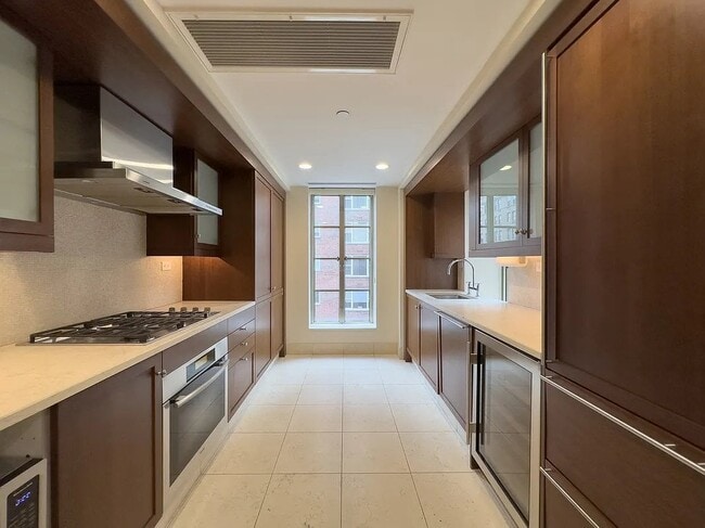 Foto del edificio - 140 E 63rd St