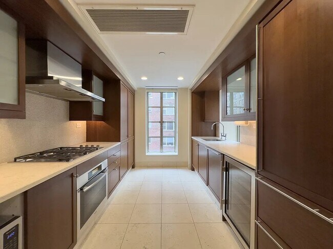 Foto del edificio - 140 E 63rd St