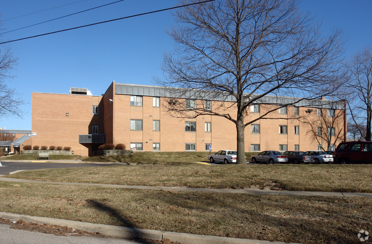 Foto del edificio - Pelham Manor Senior Apartments