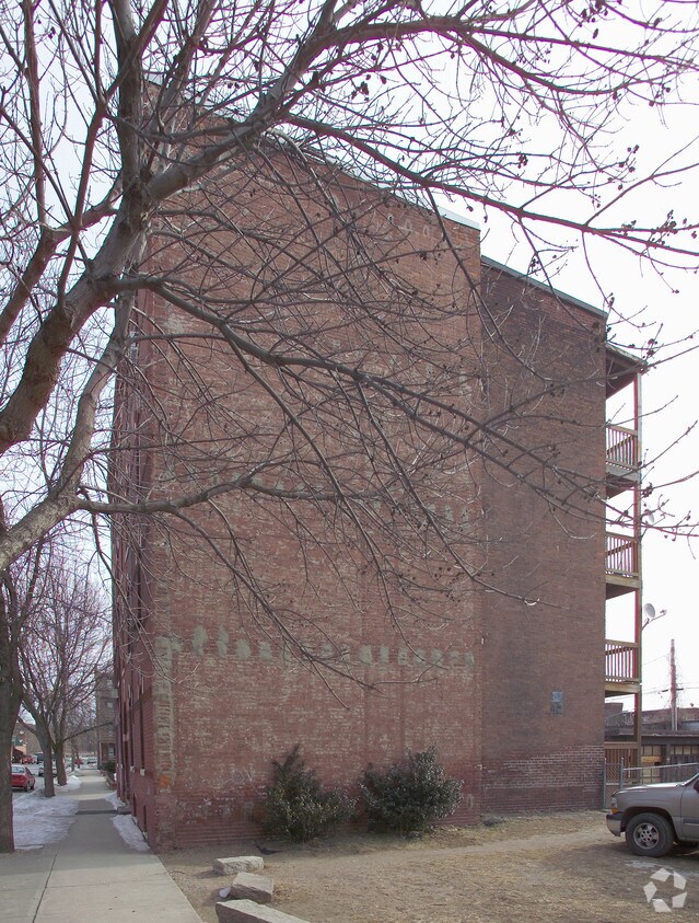 Foto del edificio - 532 S Summer St
