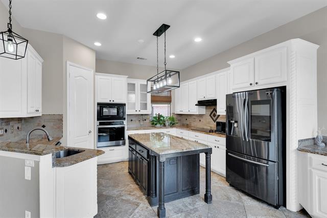 Foto del edificio - 3460 N Riley Pl
