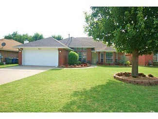 Building Photo - 921 Blue Ridge Dr