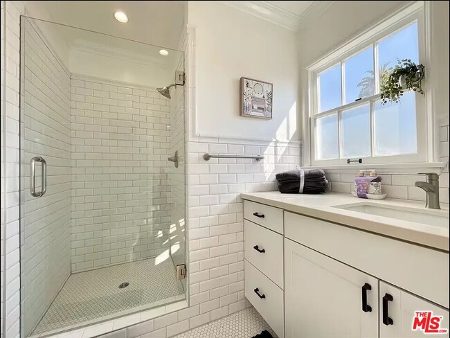 Foto del edificio - 429 Ocean Ave