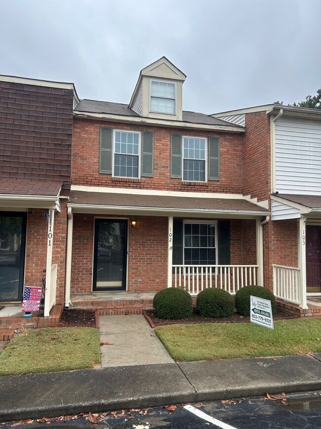 Building Photo - 940 Glenn St