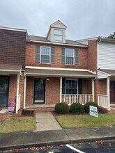 Building Photo - 940 Glenn St