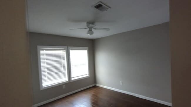 Building Photo - 933 Meadowlark Circle