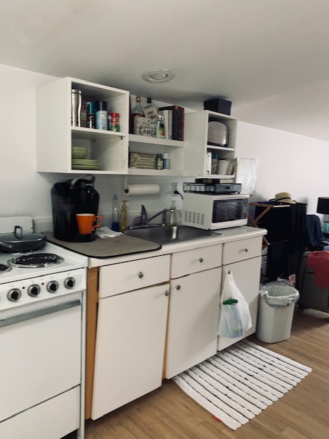 Kitchen - 619 Penfield Rd