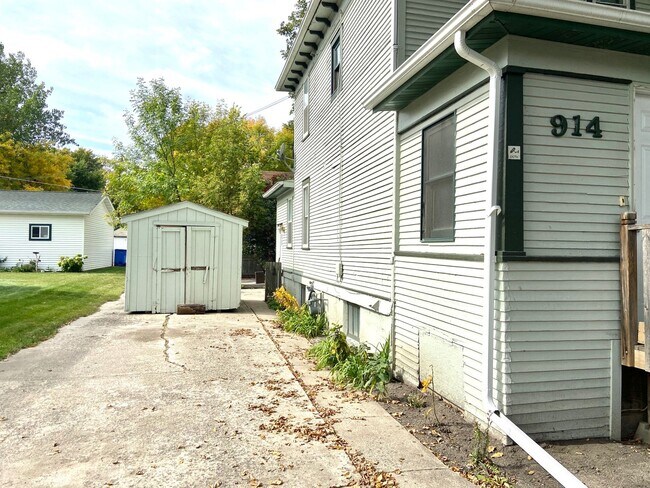 Building Photo - Charming 3 Bed, 2 Bath Home for Rent in No...