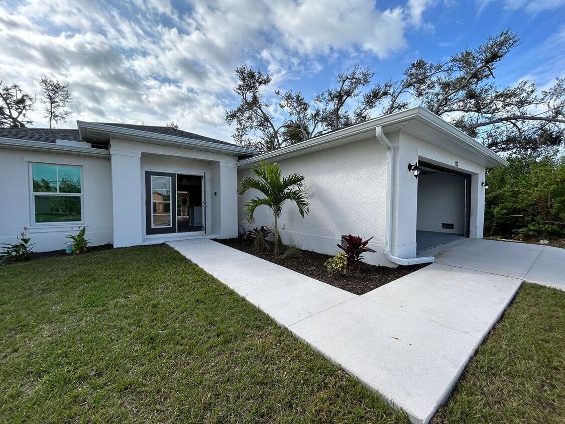 Brand New Construction 4/2 Home House Rental in Rotonda West, FL