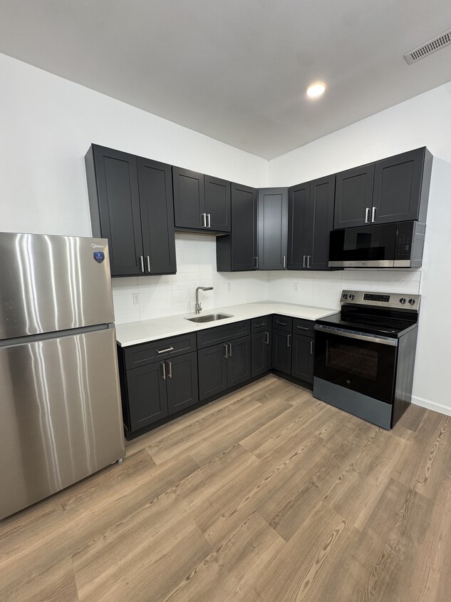 Photo - 839 S Jackson St-2