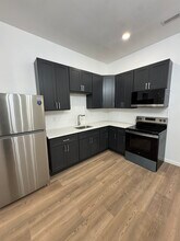 Building Photo - 839 S Jackson St