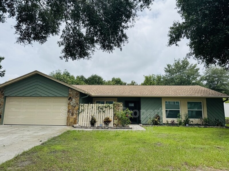 Foto principal - 2437 Bucknell Dr