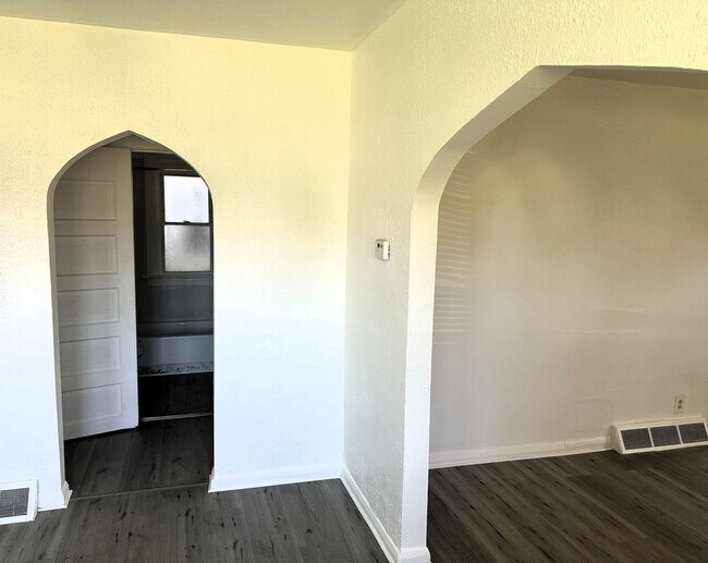 Foto del edificio - Three Bedroom House in Toledo