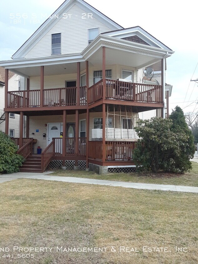 556 S Main St Unit 2R, Woonsocket, RI 02895 Apartment for Rent in