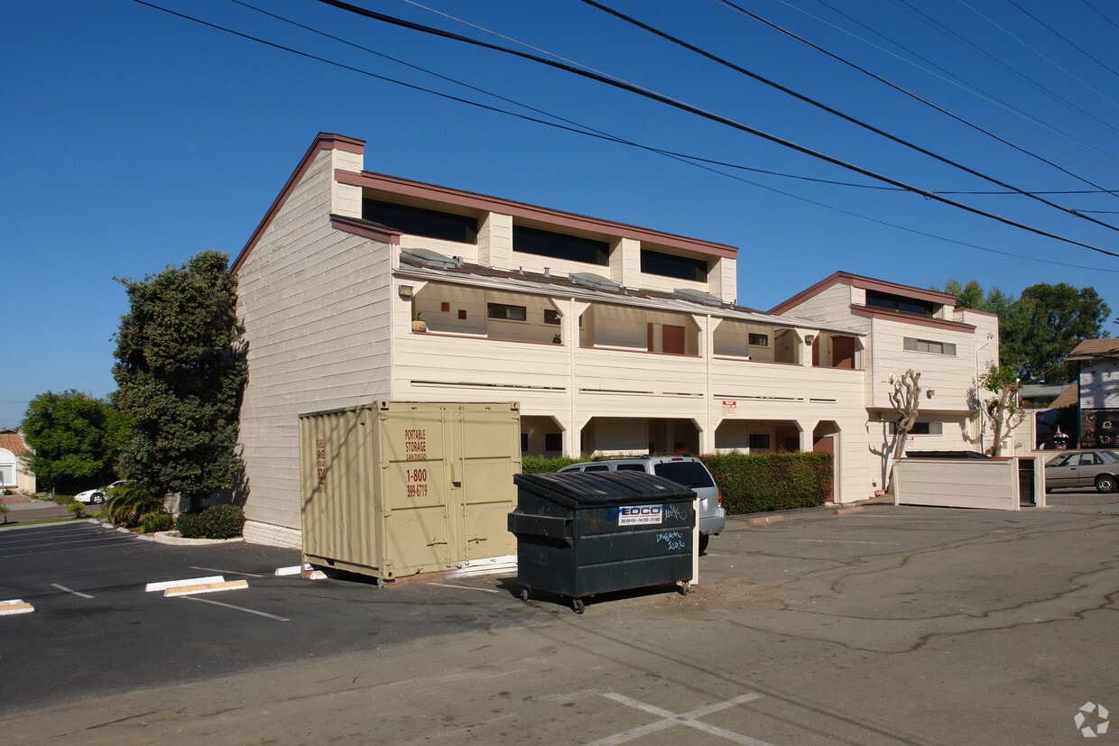 Building Photo - 213 2nd St